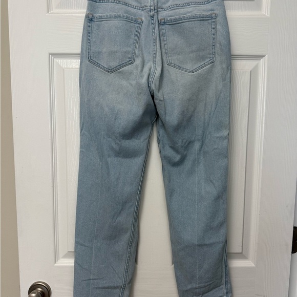 Hollister Women’s Ultra High-Rise Mom Distressed Vintage Stretch Jeans Size 26 - Picture 4 of 12